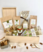 Charger l'image dans la galerie, coffret gourmand à personnaliser, coffret cadeau, plaisir d'offrir, cadeau d'affaire